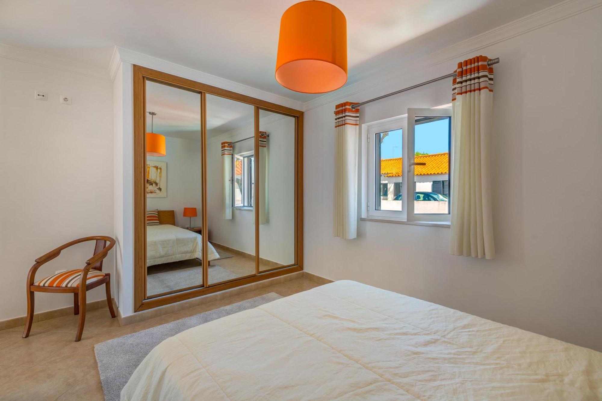 Villa Ancora - Nex To The - Parking - Swimming Pool - By Bedzy